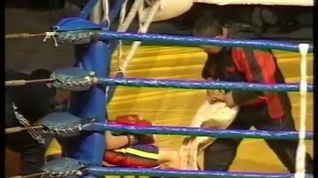 Спорт. Бокс. Чемпионат КР-2008. Азат Усеналиев-Медер Мамакеев. смотреть онлайн