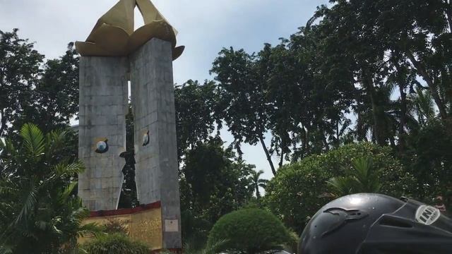 Sight-seeing Surabaya - East Java in one Day (English subtitle) #Travelvlog Eps 5 смотреть онлайн