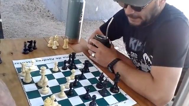 Ajedrez a la calle, Simultanea en Carmelo, 24-11-2013. Dia Nacional del Ajedrez. смотреть онлайн