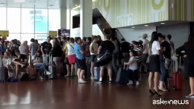 A Bergamo c'è ZZZleepAndGo, mini-lounge per dormire in aeroporto смотреть онлайн