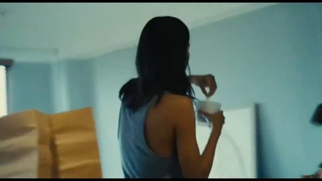 Rosalia - Malamente + Zoe Saldana Colombiana 2011 Bathing смотреть онлайн