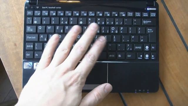 Asus EeePC 1015PE смотреть онлайн