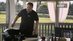 Пицца с голубым сыром и грушей на гриле Weber