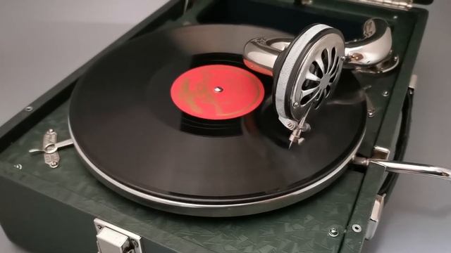 Вера Давыдова - Колокольчик. Патефон Ленинградского граммофонного заводы смотреть онлайн