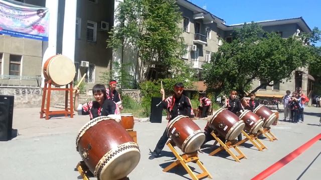 группа барабанщиков «Оодэдайко» Кыргызско-Японского центра человеческого развития. Часть 2 смотреть онлайн