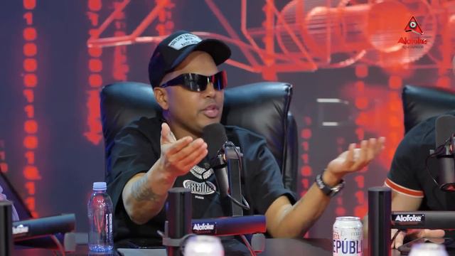 ALOFOKE VS LIDER DE FANATICOS DE TEKASHI SE ENFRENTAN POR EL TEAM ARCOIRIS смотреть онлайн