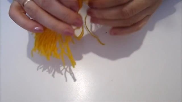 Пасхальный цыпленок из ниток своими руками. Пасхальная поделка. Пасхальная композиция. смотреть онлайн