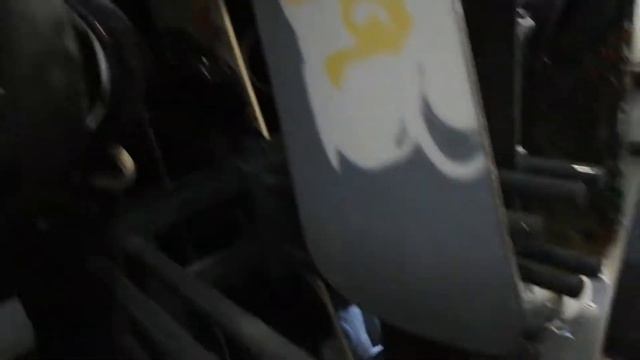 Стеллаж для сноубордов в пункте Проката на горнолыжном курорте смотреть онлайн