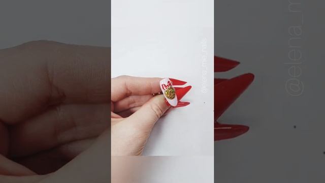 Зимний новогодний маникюр . Елочный шарик. Елочная игрушка на ногтях. смотреть онлайн