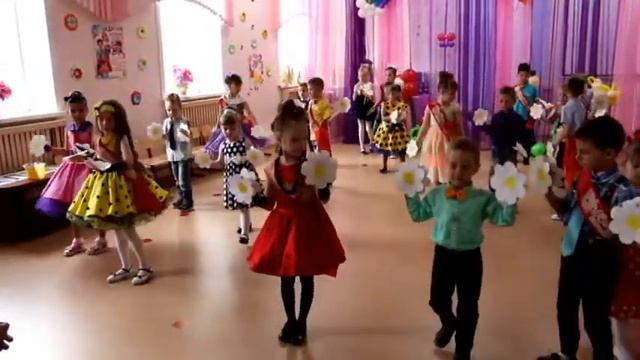 Танец "Ромашковое поле".(хореограф Пушкарева О.В.) смотреть онлайн