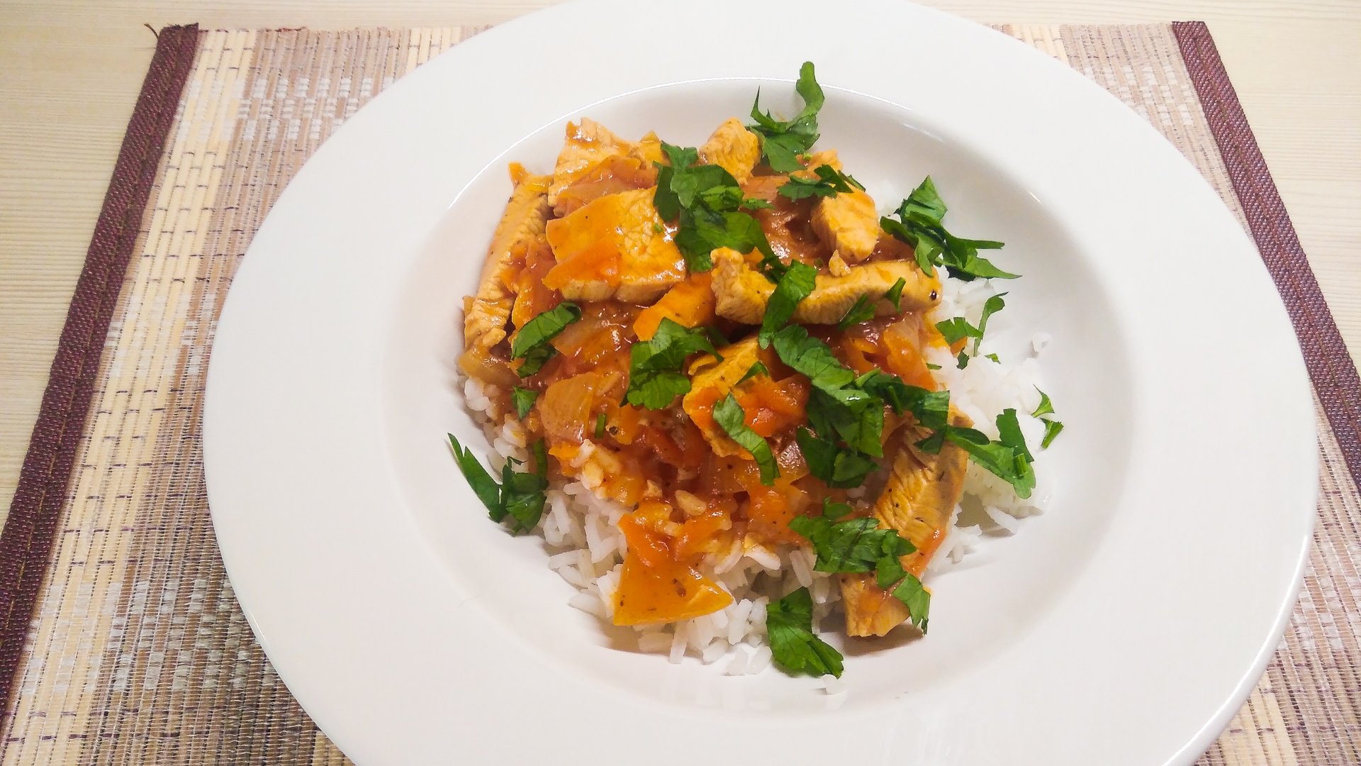 ГУЛЯШ с рисом. Рецепт из Детского сада ,из индейки или курицы. смотреть онлайн