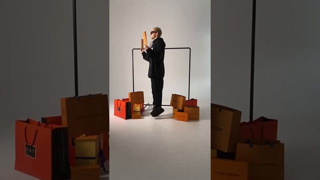 ТОРГОВАЯ ТОЧКА 3019. ИНТЕРЬЕР КАК У ТИМАТИ? СКОЛЬКО СТОИТ ШМОТ? ГДЕ ОДЕВАЮТСЯ МАЖОРЫ МОСКВЫ? смотреть онлайн