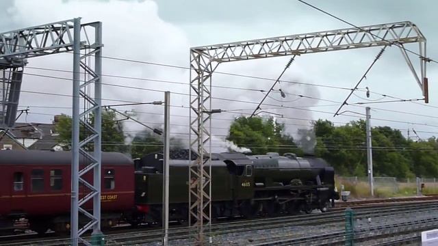 Steam Loco 46115 Scots Gaurdsman on Fellsman at Lancaster - Filmed with Panasonic Lumix TZ8 camera смотреть онлайн