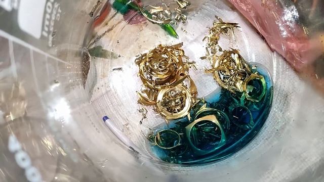 Сколько золота в грамме позолоченных часов? смотреть онлайн