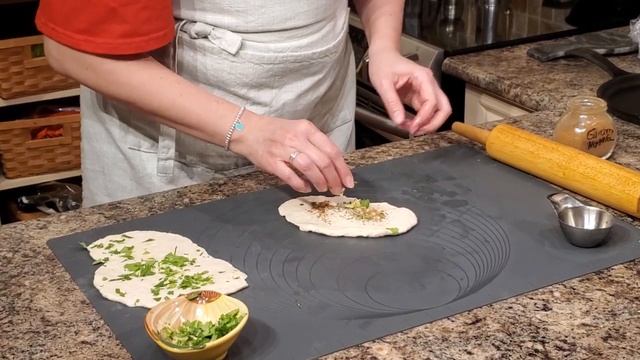 Индийские лепёшки Наан. Вкусные, ароматные лепёшки. смотреть онлайн