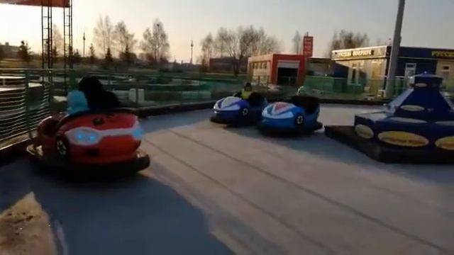 Beston Аттракцион бамперные машинки на аккумуляторах в парке России