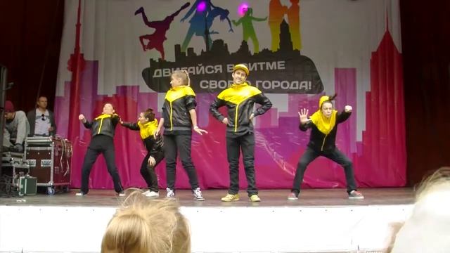 Island Dance [Двигайся в ритме своего города] смотреть онлайн