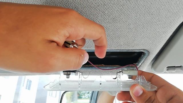 Cómo cambiar la luz interior de un automóvil. смотреть онлайн