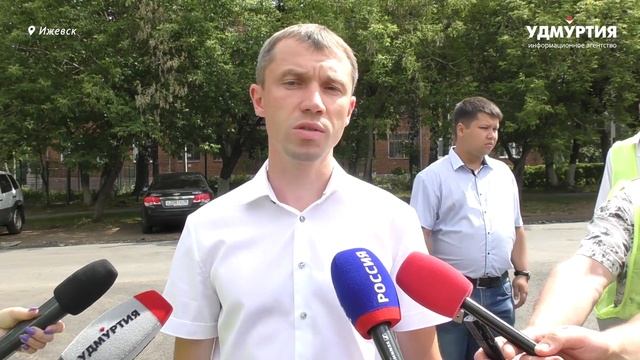 Подрядчики за свой счет переделывают некачественно отремонтированные дороги в Ижевске смотреть онлайн