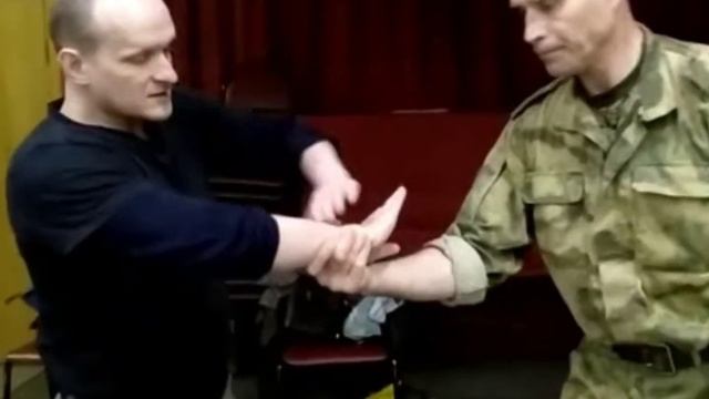 Хрестоматия Движения.Освобождение от захватов.Болевые приемы. смотреть онлайн