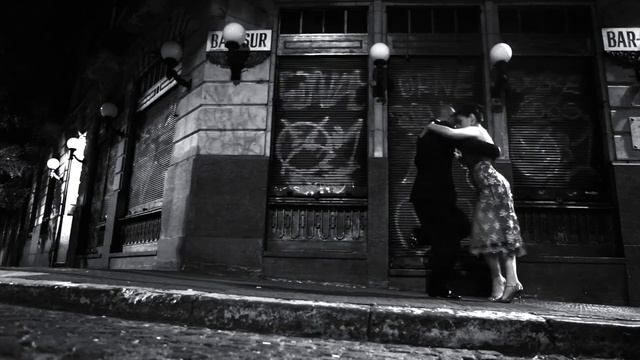 Hernan Ohaco & Yamina Leiva Improvisan at Bar Sur in San Telmo смотреть онлайн