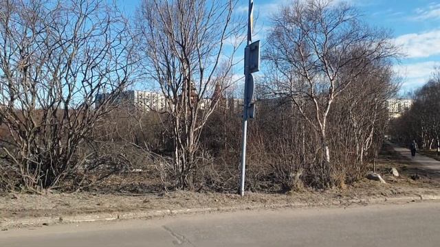 я на крайнем севере,в г.Североморске, гуляю в городском парке, сняла военные корабли. смотреть онлайн