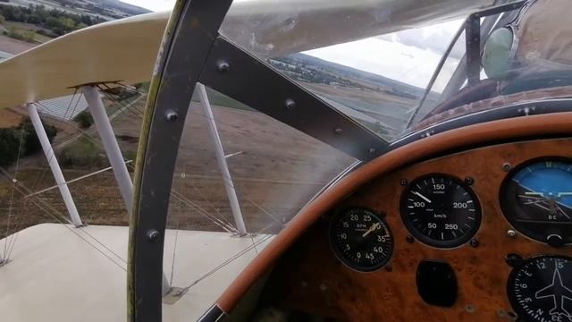 Flight on last flying Bréguet 14, WWI bomber and Aeropostale plane, left turn. смотреть онлайн