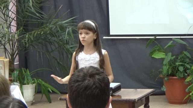 Девочка читает Блока. смотреть онлайн