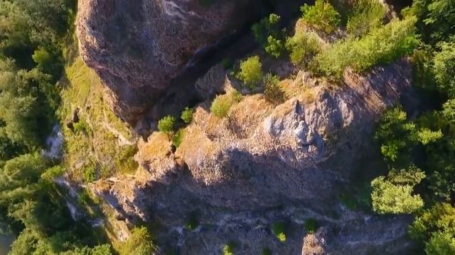 Марьин утёс (тени исчезают в полдень) смотреть онлайн