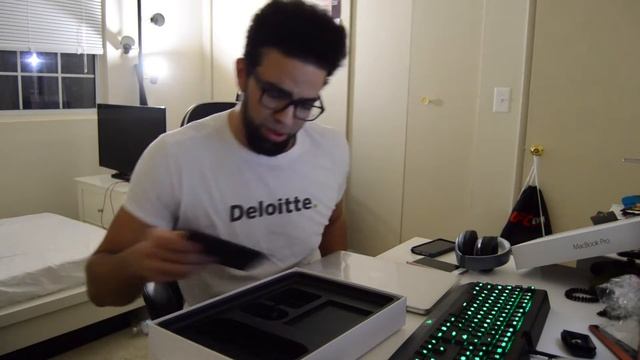 2015 MacBook Pro 13' Unboxing Video - FIRST TIME MAC USER