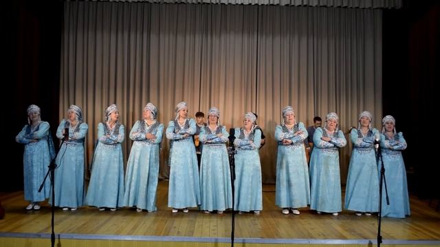 Народный ансамбль Русская песня - На два дома баня смотреть онлайн