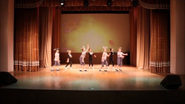 Танцевальный коллектив "Карусель". Танец "Мышки кошки" (МБУК "Степаньковский ЦСДК") смотреть онлайн