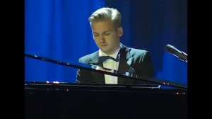 "Bel Suono" (шоу трех роялей)