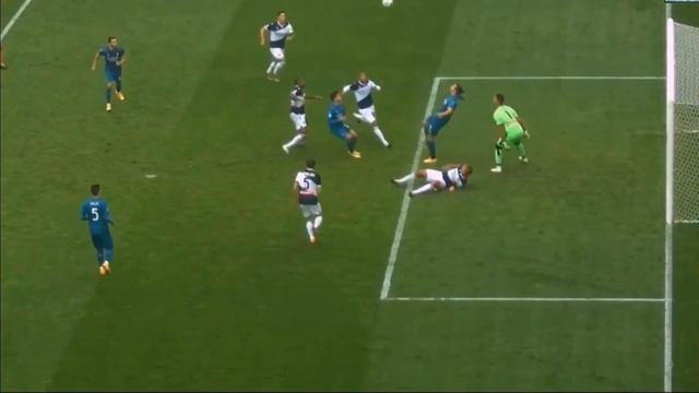 Ибрагимович забил через себя в матче против "Удинезе" (2:1) смотреть онлайн