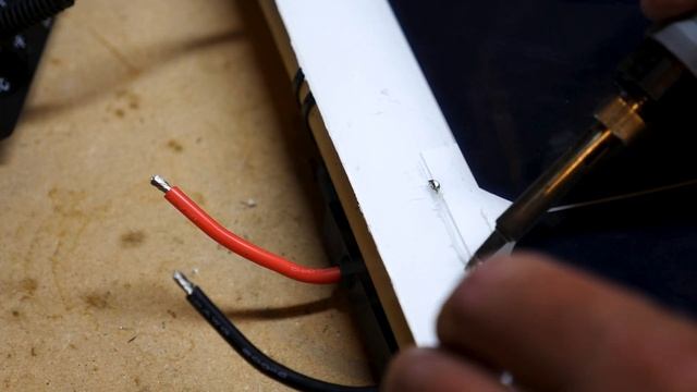 12-Volt Solar Panel Repair & Mod смотреть онлайн