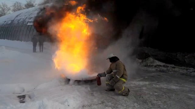 Огневые испытания огнетушителя СКМ 2014/01/28 смотреть онлайн