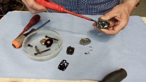 Чистим карбюратор,  триммер Champion!