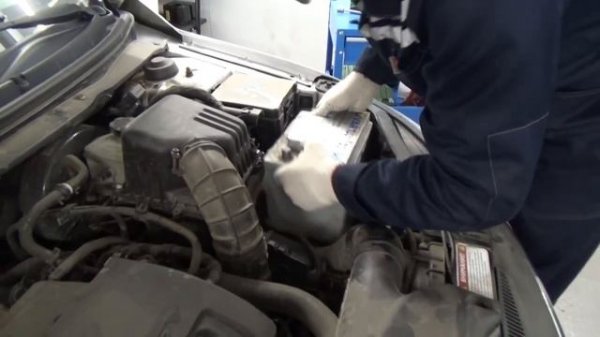 Замена АКБ на Kia Cerato