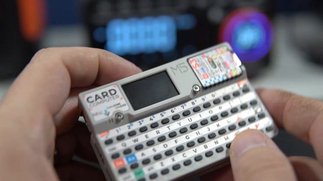 Credit Card-Sized ESP32 Computer смотреть онлайн