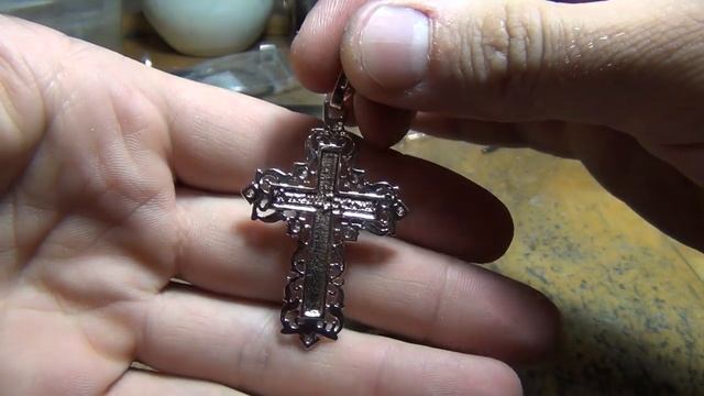 Золотой крест с камнями Swarovski смотреть онлайн