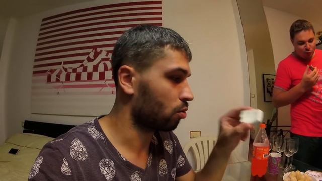 Посиделки с друзьями | Супер кокос | Музыкальный вечер | Паттайя