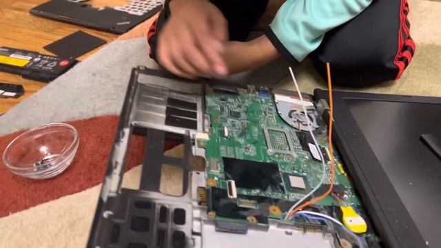 New Hardware Engineers!! Experimenting!! Raza and Haider смотреть онлайн