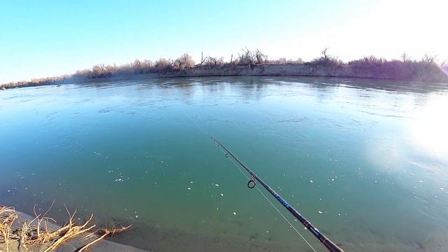 РЫБАЛКА 2021 НА ЖЕРЕХА//продолжаем искать речного пирата//Честная рыбалка/Знакомство с подписчиком смотреть онлайн