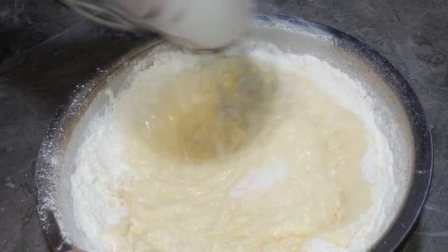 ВКУСНЫЙ Пирог на сметане / ИСПОЛЬЗУЮ СТАРУЮ СМЕТАНУ/ смотреть онлайн