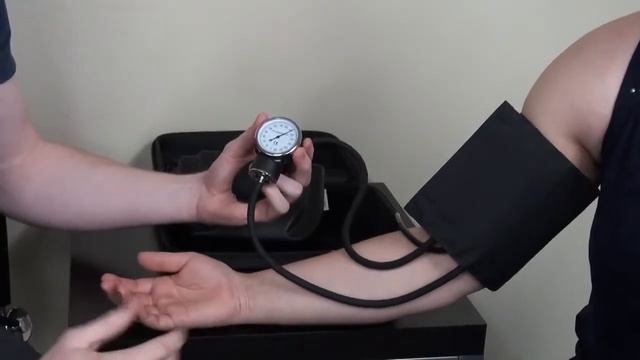 Демонстрация тренажера для обучения измерению артериального давления смотреть онлайн