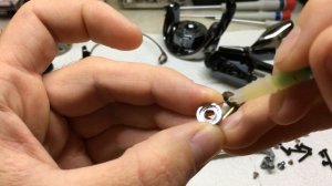 Как обслужить "неразборный" ролик лесоукладывателя катушек Shimano?