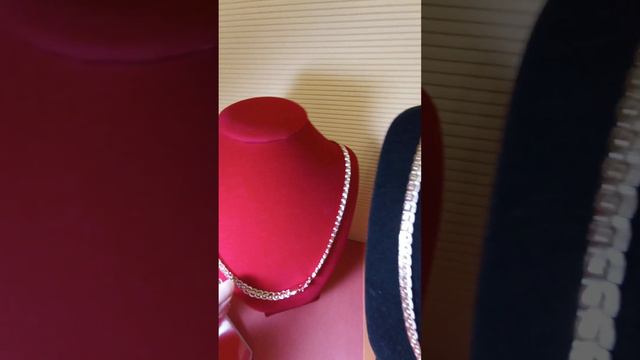 цепи Кардинал .цены 650 и 850 рублей.дубайское золото под золото 585.бижутерия люкс. смотреть онлайн