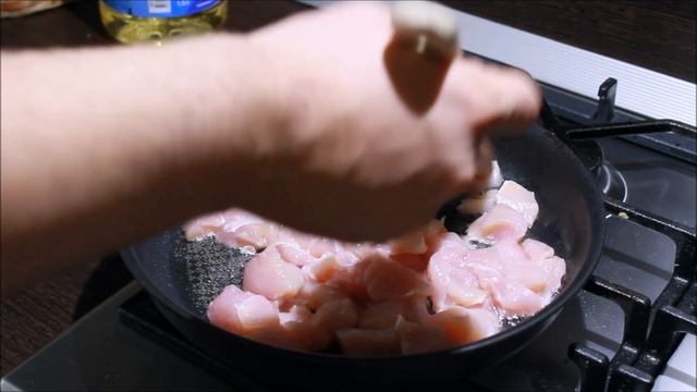Готовим сами. Кабачки с курицей в сметане смотреть онлайн