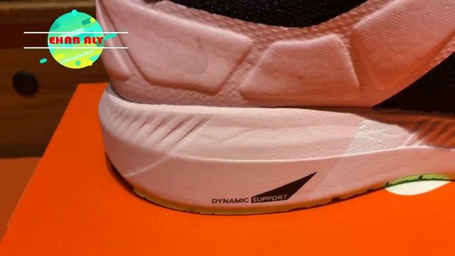 Nike Air Zoom Structure 22 Running Shoes смотреть онлайн