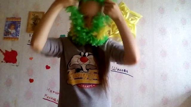 Софе скучно дома одной ,она бесится смотреть онлайн